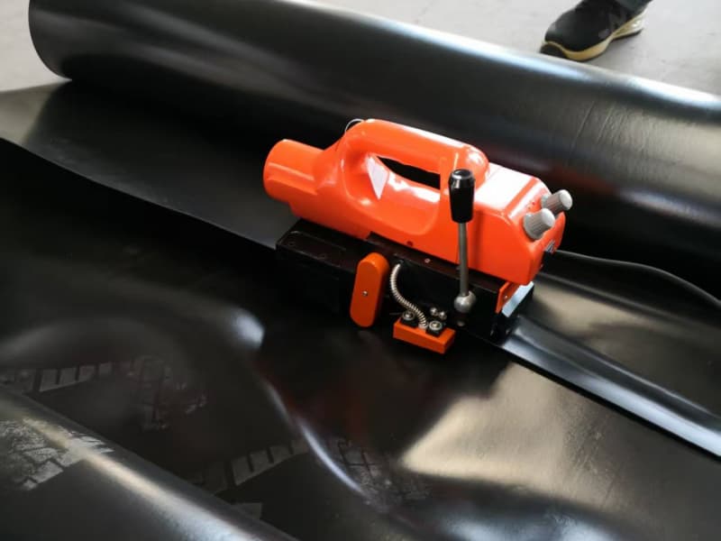 Máy hàn chống thấm nước – Giới thiệu về máy và bao bì