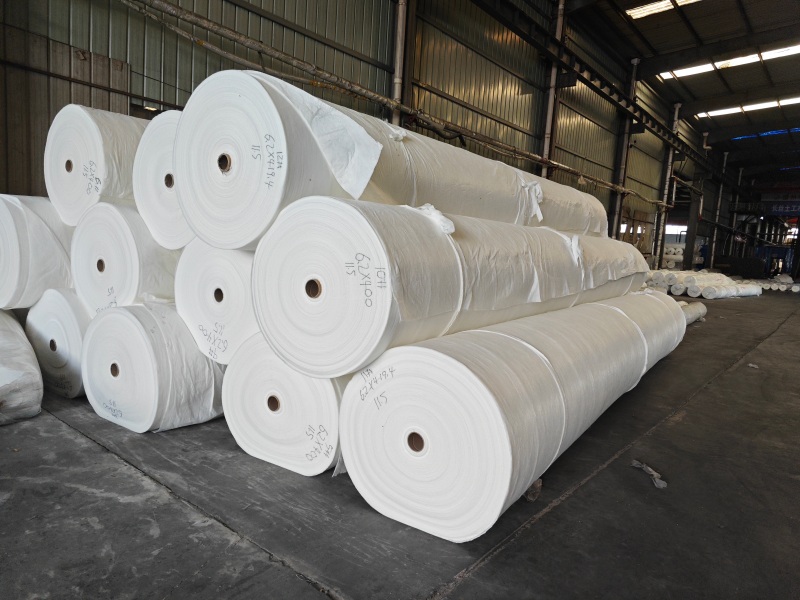 Vải địa kỹ thuật không dệt sợi filament so với sợi staple: Nên lựa chọn loại nào cho các dự án kỹ thuật khác nhau?