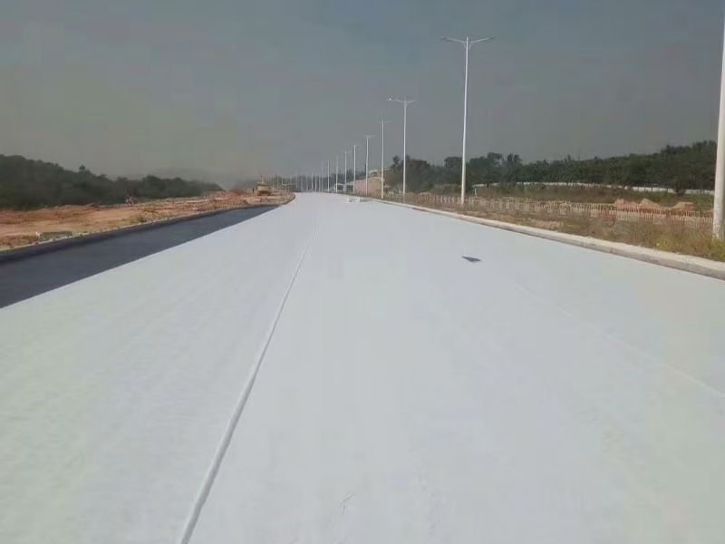 Lưới địa kỹ thuật so với vải địa kỹ thuật: Gia cố hay phân tách để cải thiện chất lượng đất?