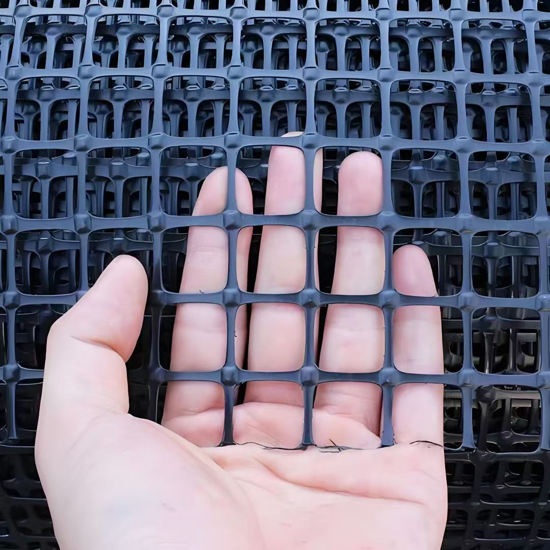 Lưới địa kỹ thuật Polypropylene dùng trong xây dựng đường bộ, nền đường và gia cố đất.